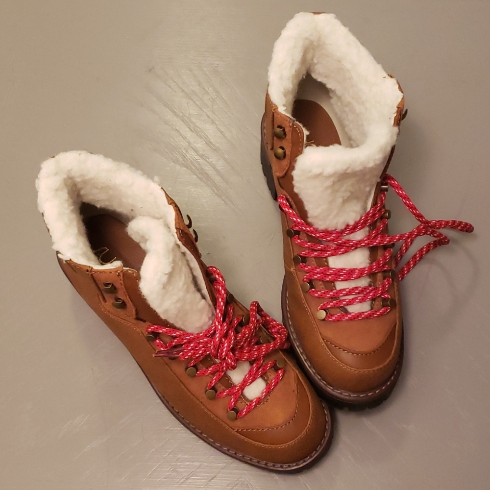 Sherpa Hiking Boots